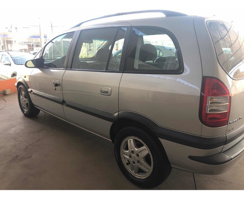 Imagem 9 de 13 de Chevrolet Zafira 2003 2.0 16v 5p