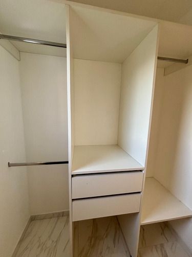 Venta Casa 2 Dormitorios Otros Barrios Con Cochera