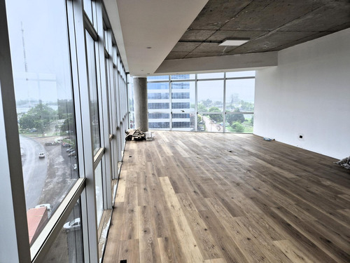 Oficina En Edificio Workclub Escobar