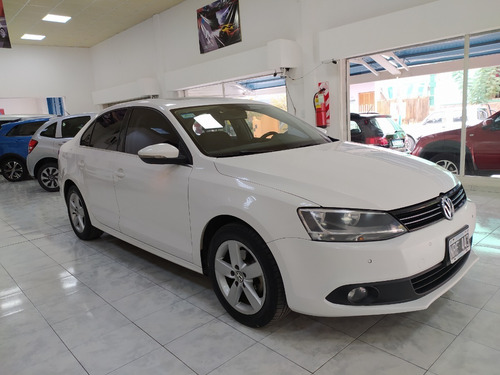 Imagen 7 de 14 de Volkswagen Vento Luxury Tiptronic 2014