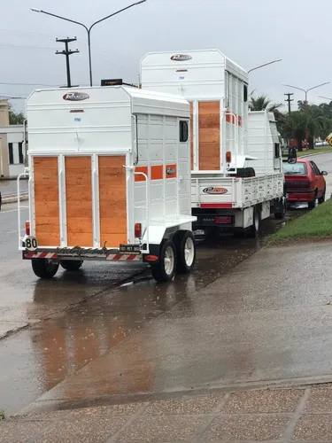 Acoplado Trailer Cerrado Full 2 Caballos Batan Piso Goma