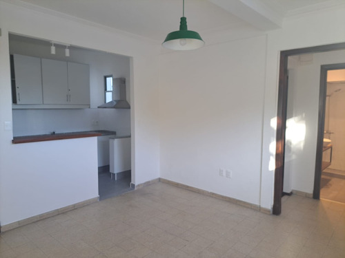 Apto, 3 Dorm, Segundo Piso Por Escalera, Interior, Cordon Norte