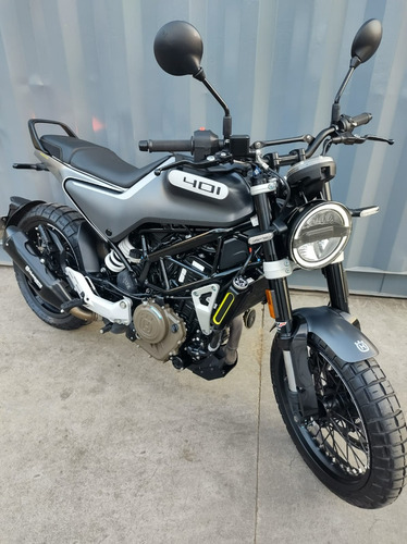 Husqvarna Svartpilen 401 Usada Seleccionada - Evaluo Permuta