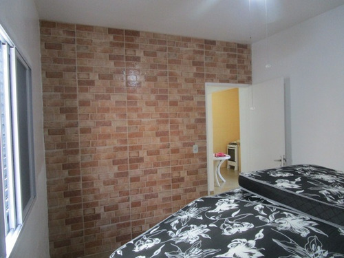 Excelente Casa, Isolada, Com Edícula, Espaço Para Piscina. Há 300 Metros Da Praia!