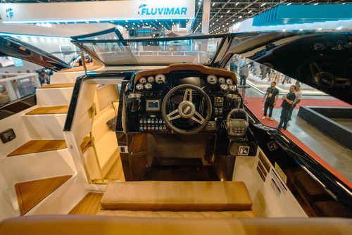 Lancha Azov Z380c Cabinada - 2025 0km - Direto Da Fábrica