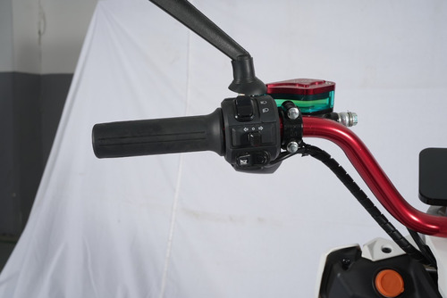 Imagen 3 de 18 de Motocicleta Electrica Ttx Motor 2000 W, Bat. Litio 72v/30 Ah