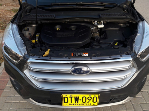 Ford Escape Titanium 2.0 Turbo 245hp