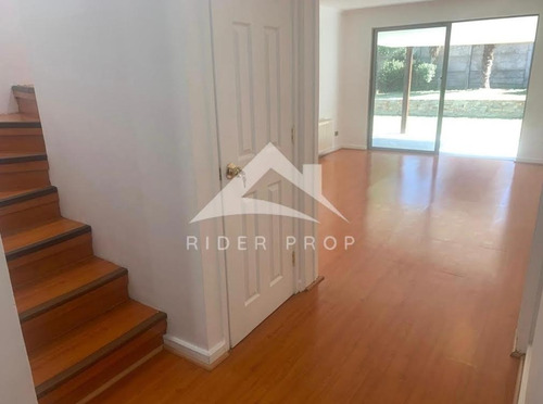 Condominio Camino Del Canelo - Alto Macul / Como Nueva
