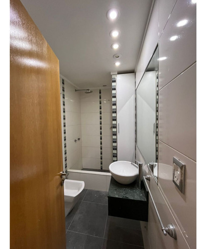 Departamento 4 Amb, 2 Baños Completos, Toilette ,2 Cocheras, Lavadero. En Moron