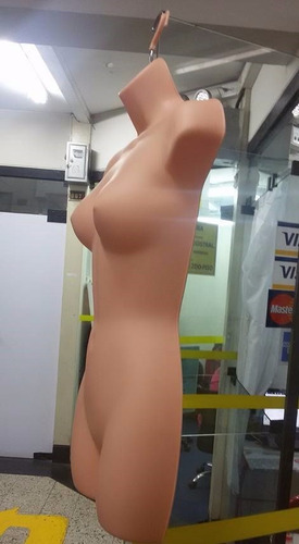 Imagen 6 de 9 de Maniquies Colgante De Fibra Hasta Muslo