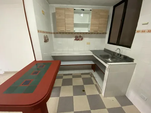 Alquiler De Apartaestudio En El Barrio Capri