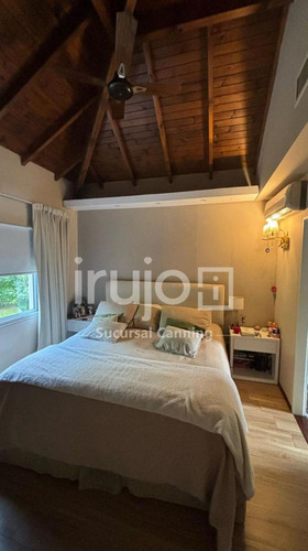 Casa De 4 Ambientes En Venta Sobre Amplio Lote En Solar Del Bosque, Localidad De Canning
