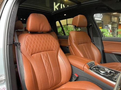 BMW X7 4.4 V8 M60I