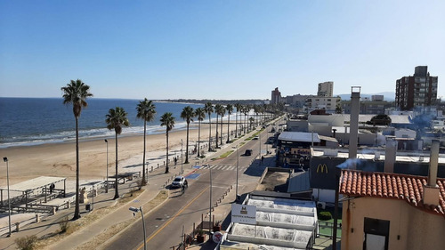 Frente A La Playa, Ideal Para Renta O Vacaciones!!!