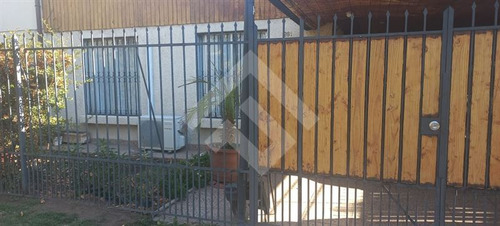 Casa En Venta De 4 Dorm. En Maipú