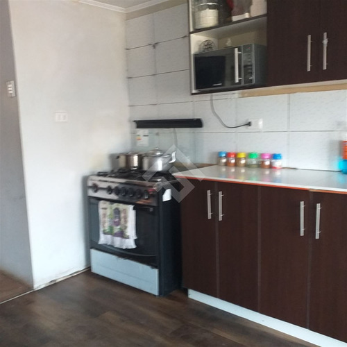 Casa En Venta De 4 Dorm. En La Florida