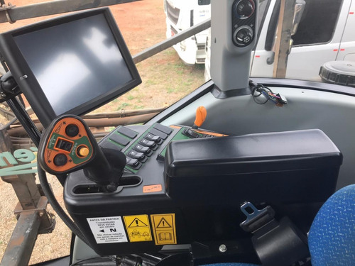 Pulverizador New Holland - Defensor Sp2500