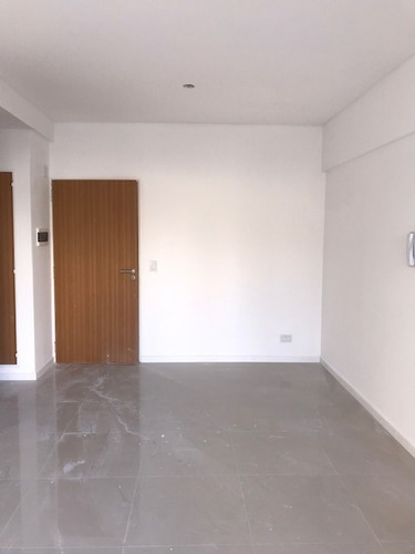 Imagen 3 de 16 de Departamento 2 Amb A Estrenar, Al Frente Con Balcón En Venta En Almagro