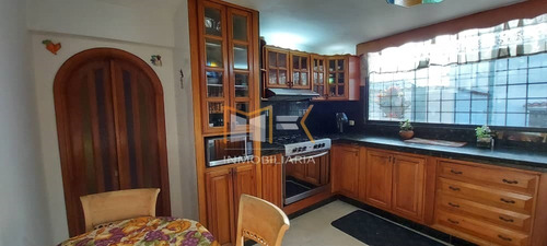 Imagen 17 de 18 de Mk Inmobiliaria Vende Town House En Llano Alto.urb Los Eucaliptos/04143995167mirtha De Freitas