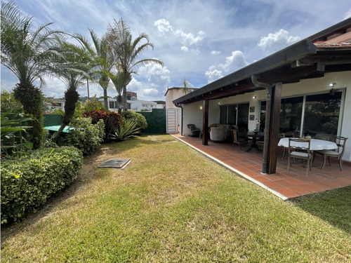 Se Alquila Casa 360m2 5h+s/4b+s/4pe Lomas De La Lagunita