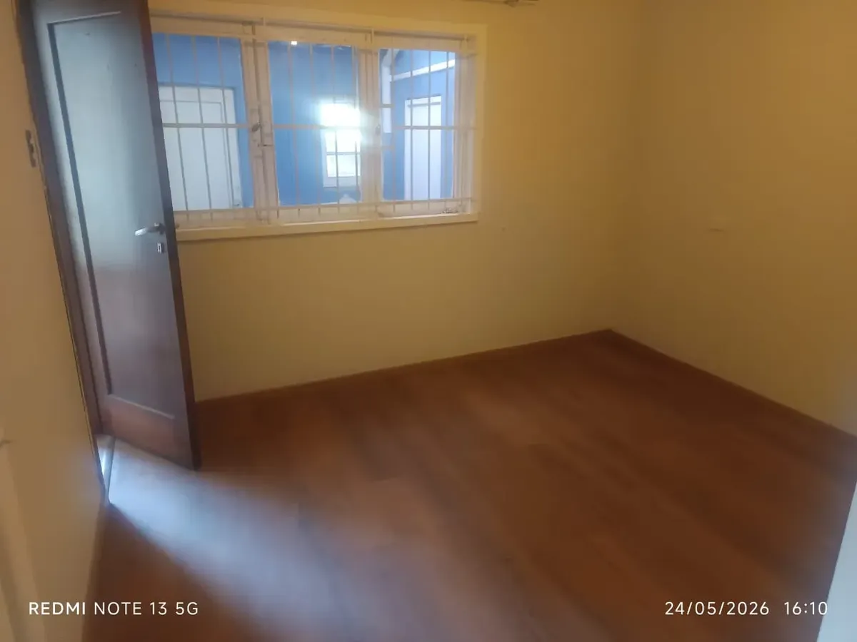 Imagen 5 de 12 de Casa Remodelada Y Repintada Con Jardín.