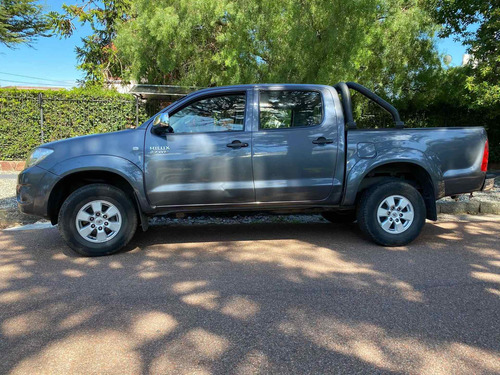 Toyota Hilux Sr 4x2