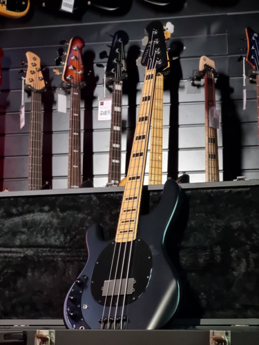 Baixo Canhoto 4 Cordas Ativo X-vector Osm Custom Musicman (Usado)
