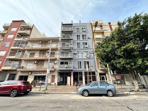 Depto 4amb C/ Balcón Sobre Avenida