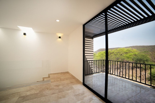 Residencia De Luxury En Altozano, Bar, Cava, Jardín, Cto Serv