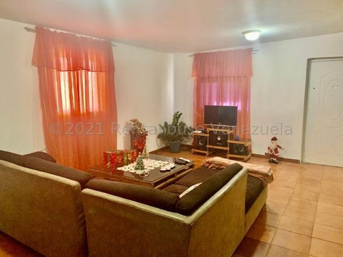 Imagen 3 de 10 de Casa En Venta En San Rafael. Punto Fijo