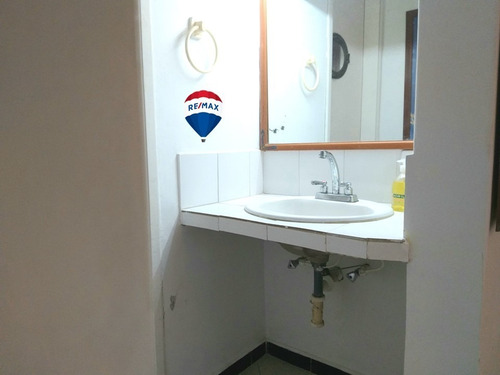 Imagen 11 de 15 de Se Vende Amplio Apartamento Planta Baja, Con Excelentes Areas Sociales, En Tucacas, Edificio Varadero Plaza.