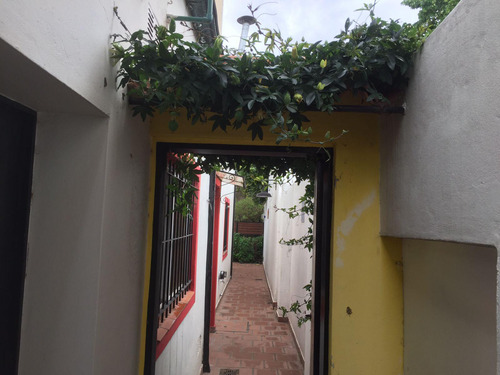 Ph En Alquiler, Tres Ambientes Con Jardìn Y Patio, Dos Dormitorios, Dos Baños.espectacular