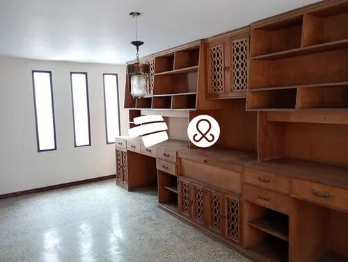 Casa En Venta En Conquistadores- Laureles