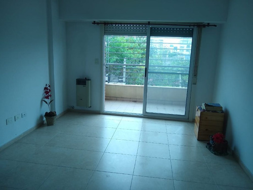 Imagen 3 de 13 de Semipiso En Venta En Moron Sur