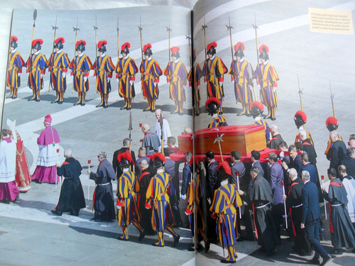 Papa Francisco : Mejores Fotos Y Frases. Homenaje Caras 2025
