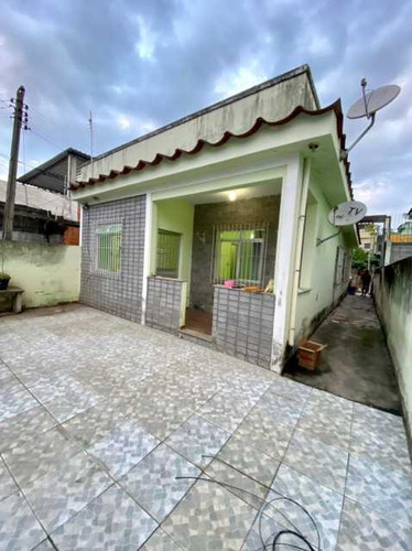 Imagem 3 de 15 de Casa Com Quatro Quartos E Dois Banheiros À Venda No Centro De Mesquita! - R 350 Mil - Sica40006