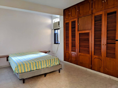Imagen 8 de 14 de Apartamento En Venta En Naguanagua