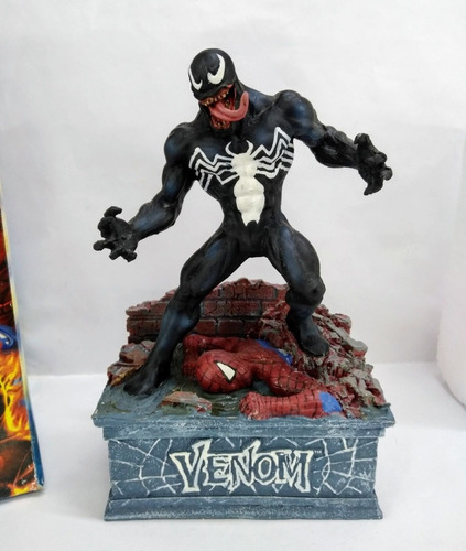 Figura Venom Marvel Heroes Resina 
