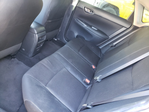 Imagen 4 de 10 de Nissan Sentra 2019 Gris