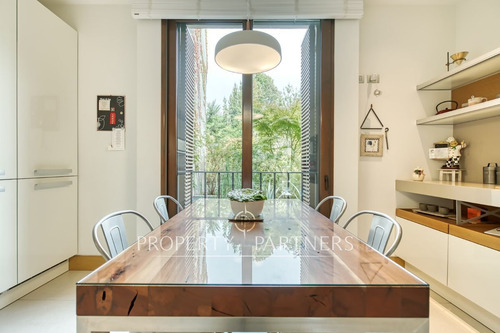 Elegante Y Exclusivo Departamento Con Jardín Priva...