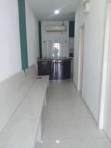 Imagen 7 de 10 de Vera Casa Inmobiliaria Vende Local Comercial En Paseo Paraparal L/firma 0414.404.84.31 Jennyfer De López (a.ro-1)