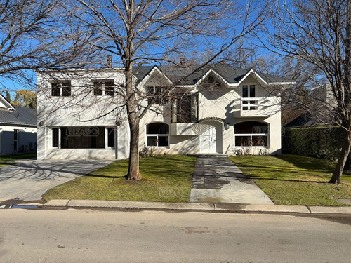 Casa Quinta En Venta En Neuquen Capital, Neuquén, Patagonia