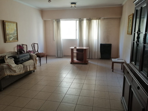 Venta Departamento 2 Y 1/2  Ambientes En Plaza Colon