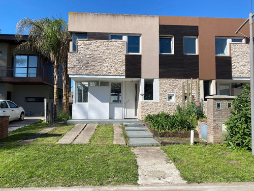 Venta Casa A Estrenar, Barrio La Josefina, Pilar