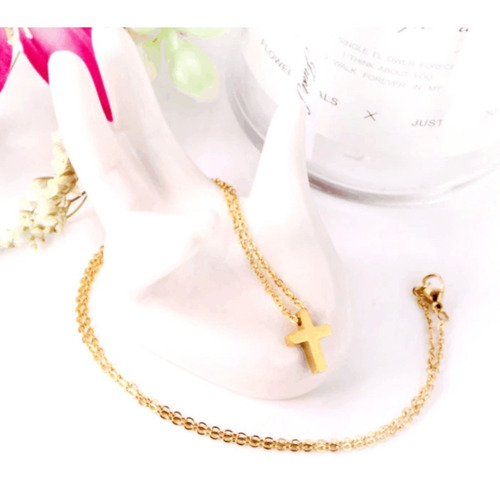 Imagen 5 de 6 de Collar Mujer Dije Cruz Minimalista Acero Inoxidable Dorado