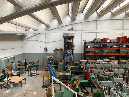 Imagen 6 de 20 de Galpon Industrial 1700 M² Cubiertos Con Puente Grúa 2.5 Tn.- Tablada
