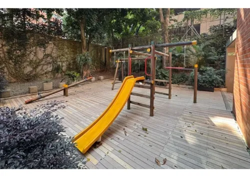 Apartamento En Venta Con Espacios Amplios Poblado (loma De Los Parras)