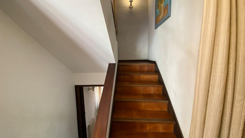 Casa En Venta - 4 Dormitorios 3 Baños - Cocheras - 234mts2 - Mar Del Plata