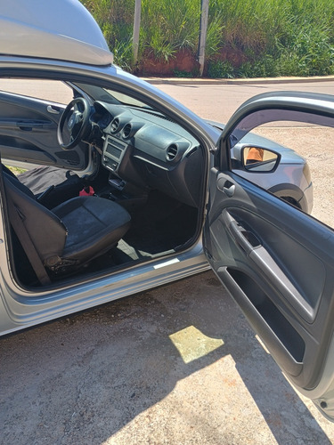 Volkswagen Saveiro 1.6 Cab. Simples Total Flex 2p