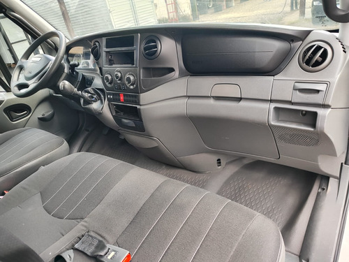 Iveco Daily 35s14 Ano 2019 Baú